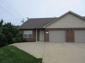 501-503 Glenstone Dr., 501 Glenstone Dr.