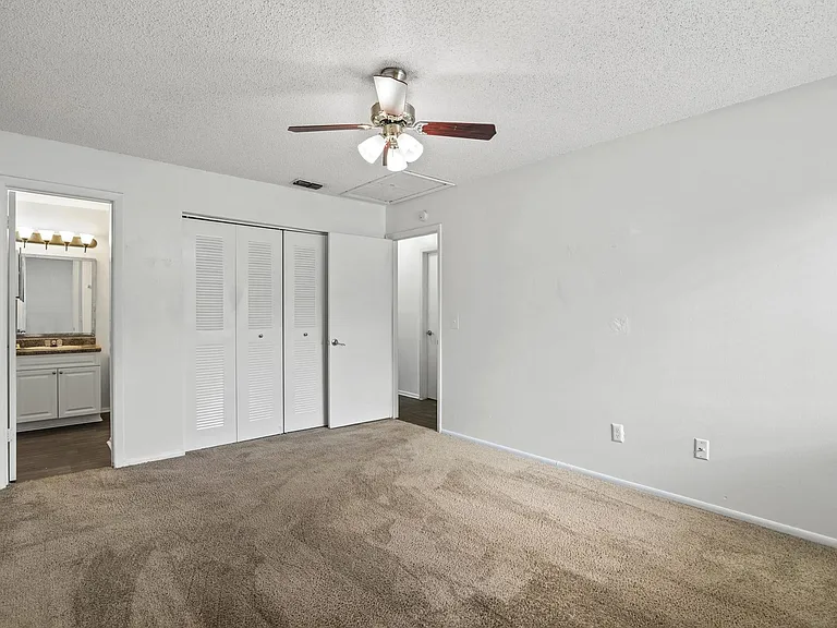 Metro Village Apartments — Photo 5