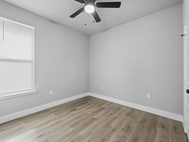6147 Shawnee Dr — Photo 11