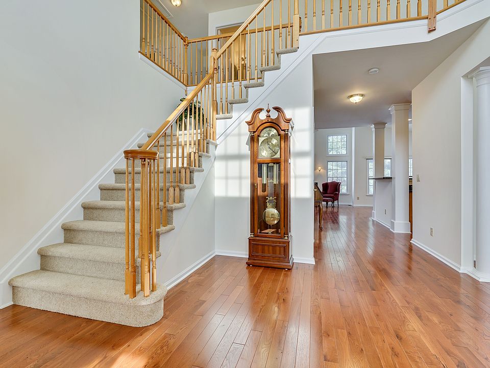 1st image of 15 Bergen Dr