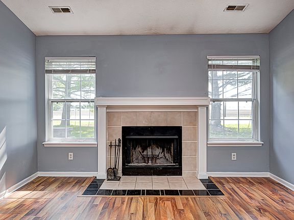 5th image of 18409 Harvest Meadows Dr E