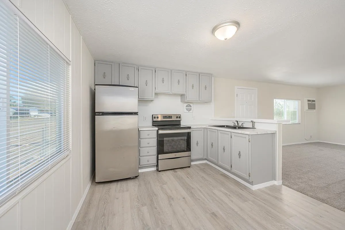 2 bed, 840 sqft, $1,040 — Photo 3