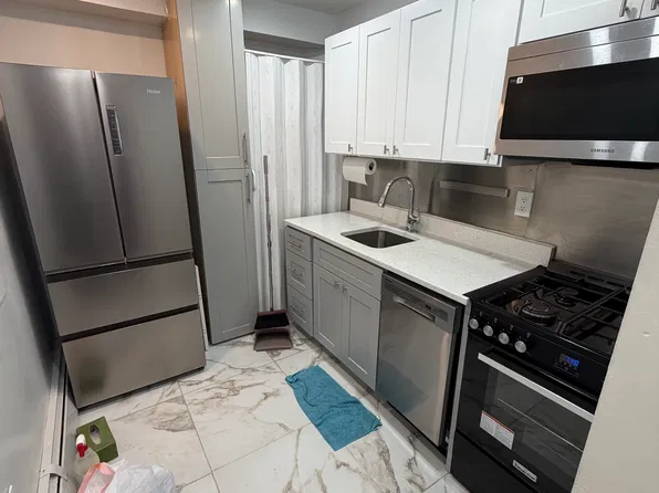 (undisclosed Address), Staten Island, NY 10305