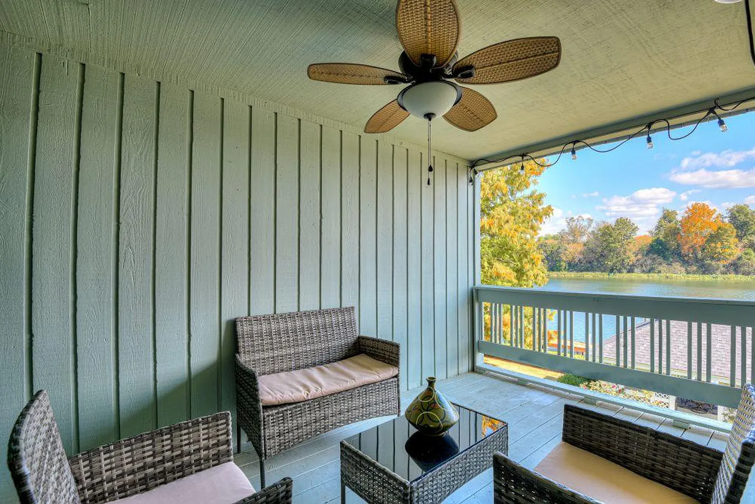 3 bed, 4.0 bath, 1808 sqft, $3,635 — Photo 2