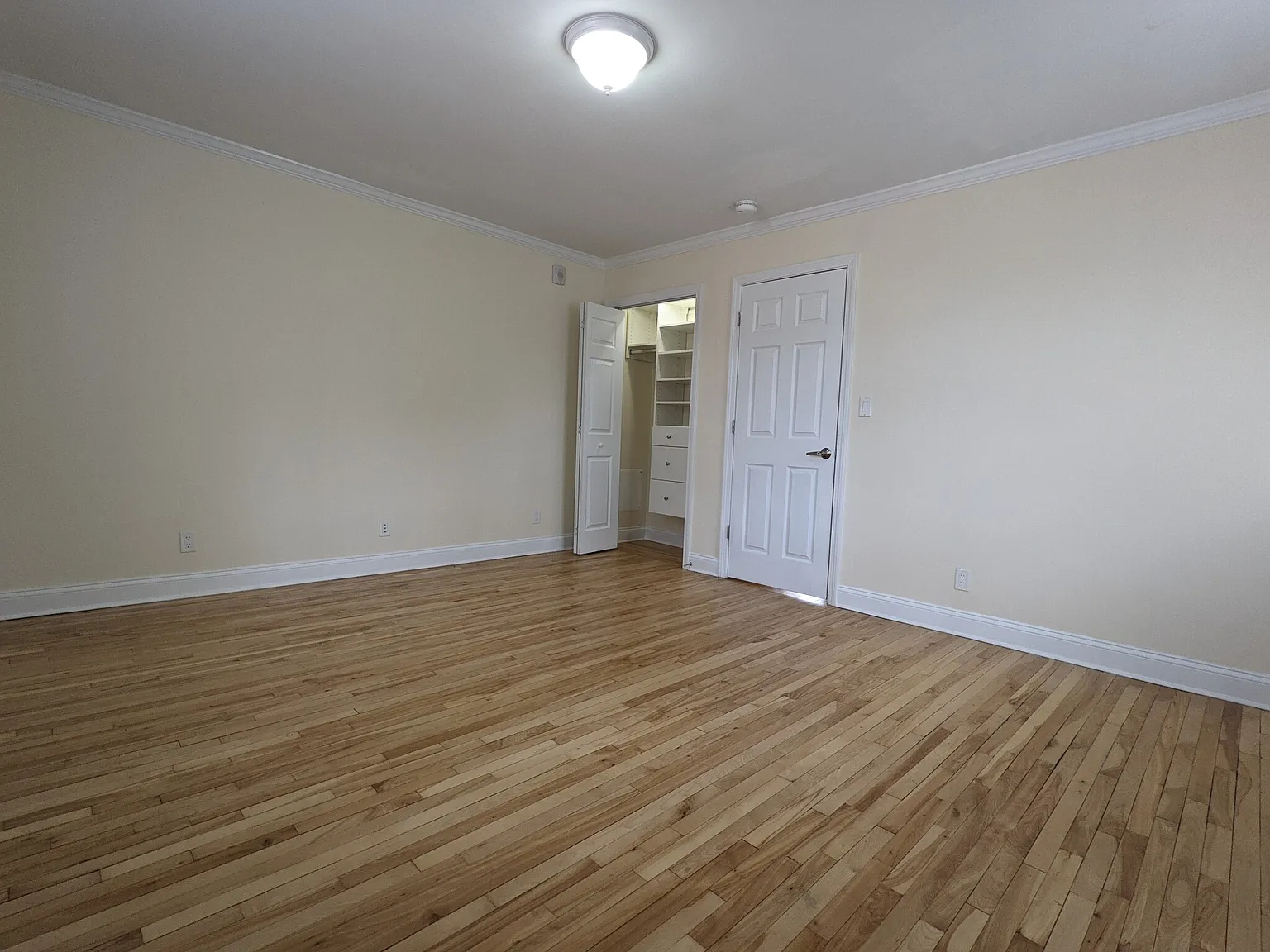 2 bed, 755 sqft, $3,795 — Photo 4