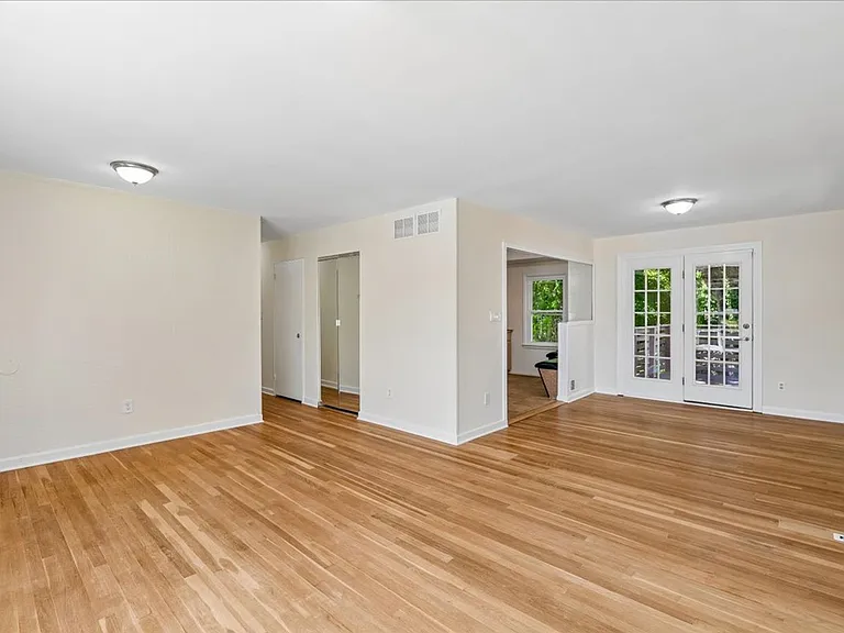 13012 Georgia Ave — Photo 6