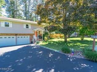 704 Adams Ct, Guilderland, NY 12084