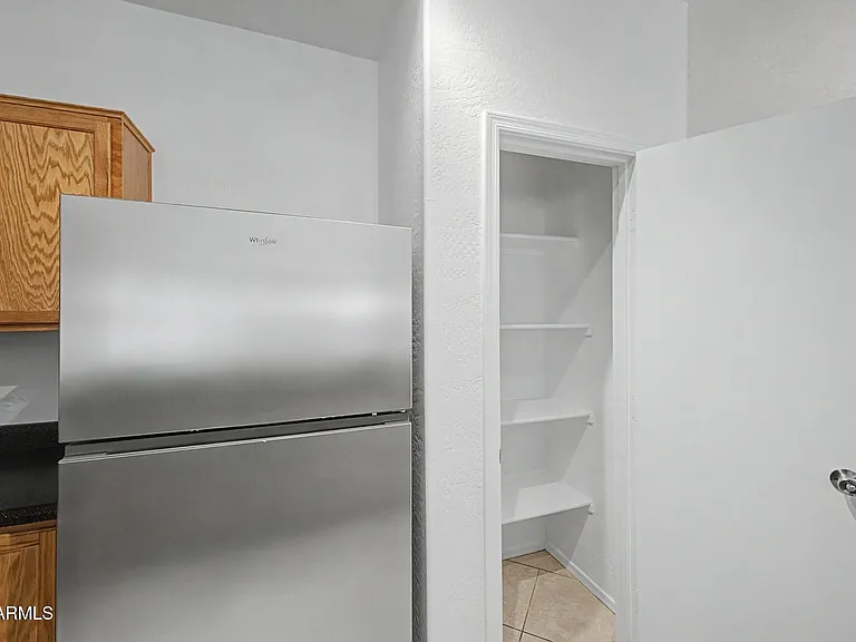 7027 W Lincoln St — Photo 9