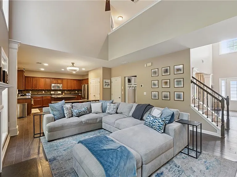 5839 Buckner Creek Dr — Photo 4