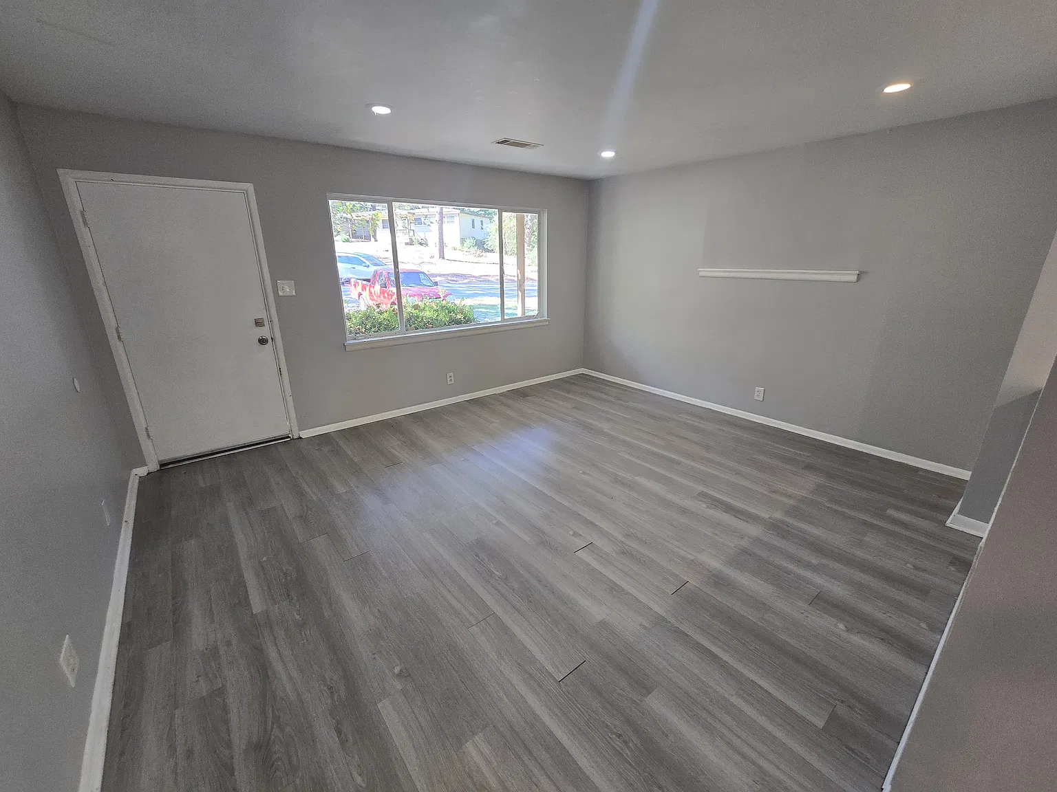 Lovely 3 bedroom, 1 bathroom home! — Photo 3