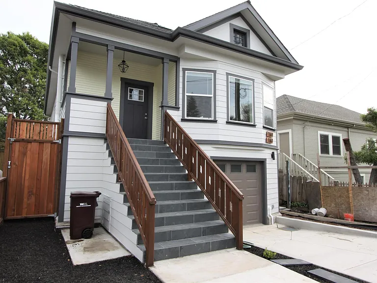 1161 Stanford Ave — Photo 2