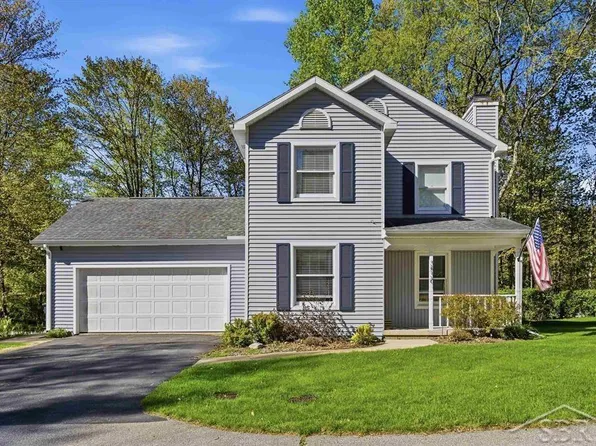 3530 Chippewassee Trl, Midland, MI 48640
