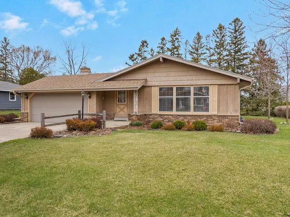 S69W14828 Dartmouth CIRCLE, Muskego, WI 53150