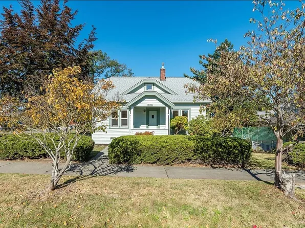 1520 10th St, Anacortes, WA 98221