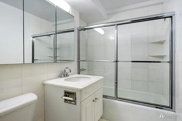 Rented by Anchor Associates | media 16