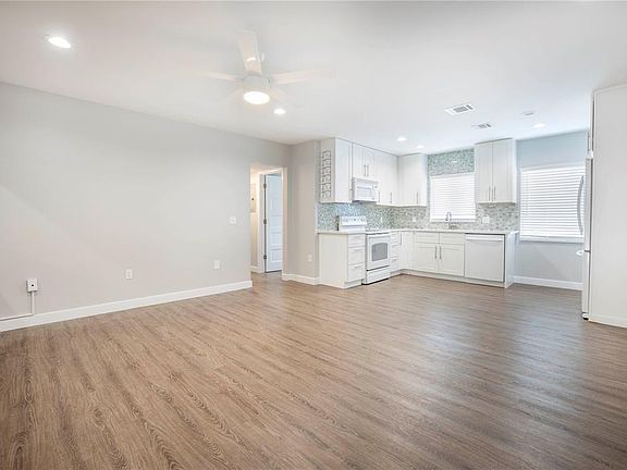 4th image of 125 5th Ave NE APT 160