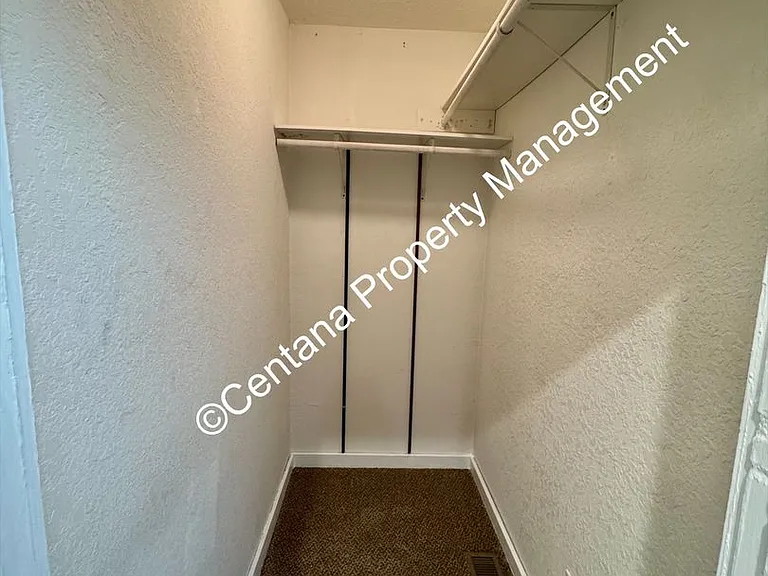 917 W Woolman St — Photo 15