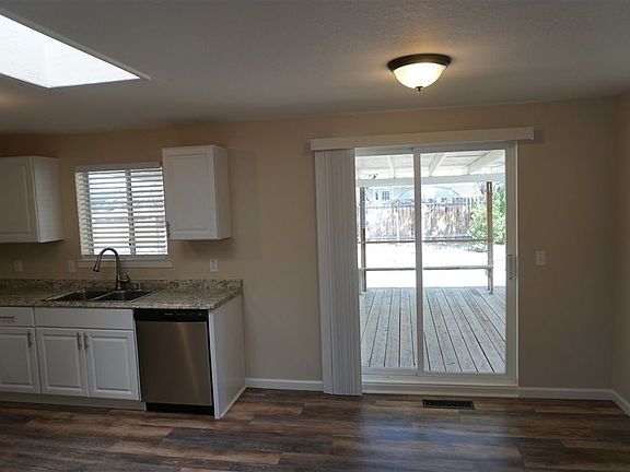 5th image of 416 Charlotte Ave