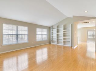 29 Oakmont Rd, Lakewood, NJ 08701