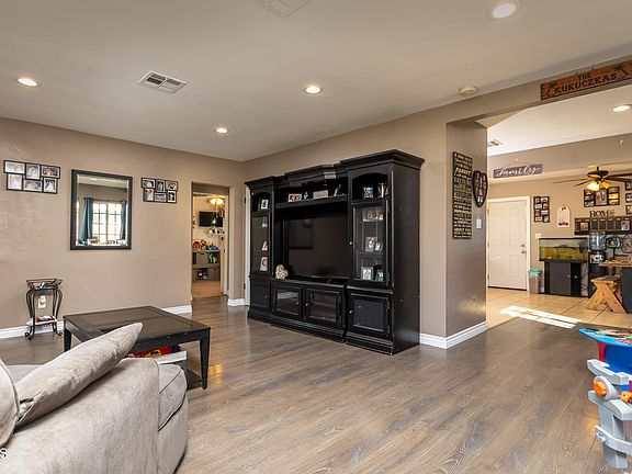 3rd image of 10335 Floralita Ave