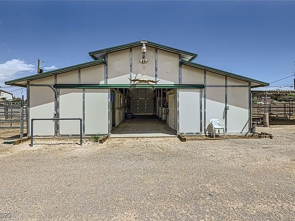 5th image of 8440 La Cienega St