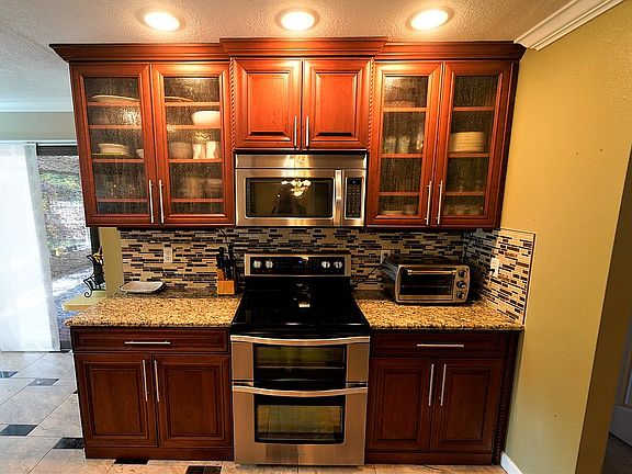 5th image of 956 Seminole Dr