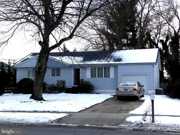 899 Estates Blvd, Hamilton, NJ 08690