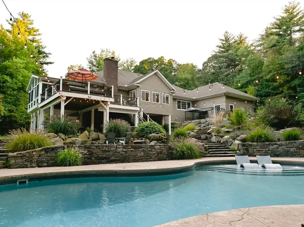 28 Rockrimmon St, Belchertown, MA 01007