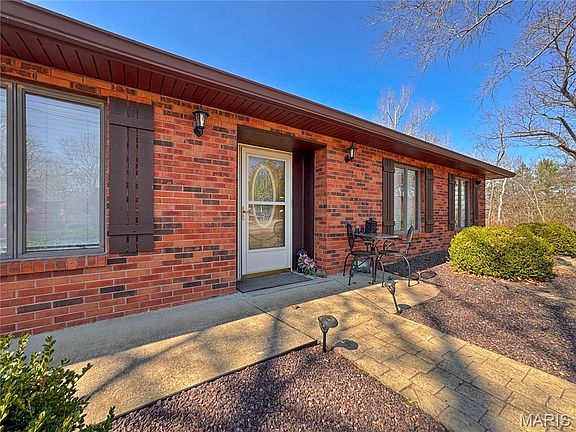 5th image of 513 Wedgewood Ln