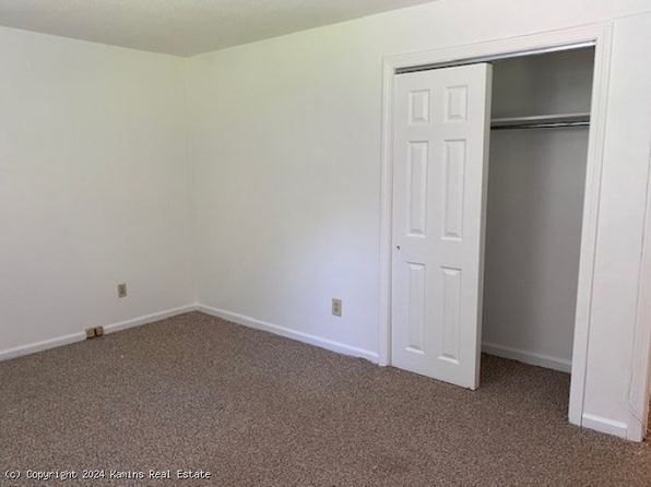 90 Old Amherst Rd #3, Belchertown, MA 01007