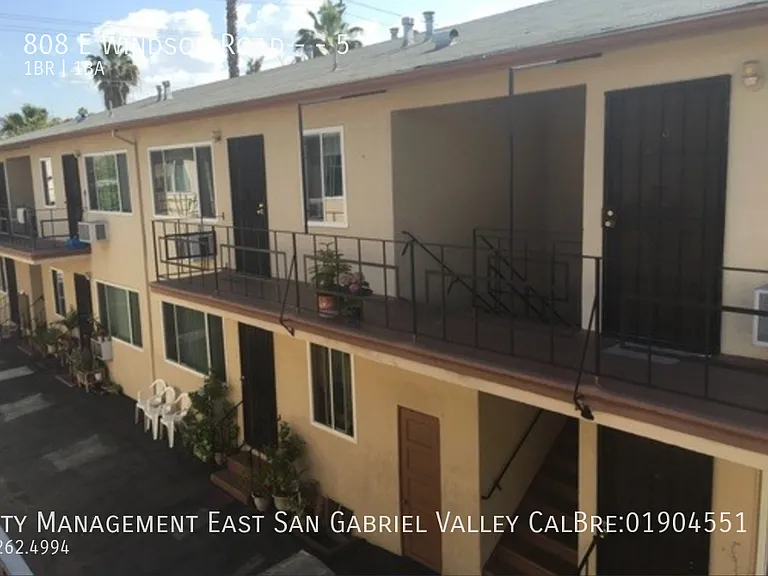 808 E Windsor Rd #5 — Photo 2