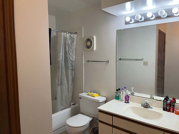 2nd image of 75 Kristin Cir APT 522