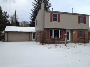 5716 Prentis Rd, Waterford, MI 48327