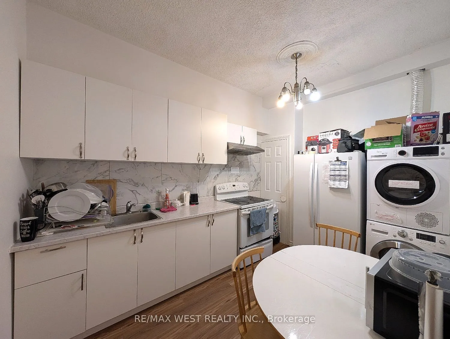 2 bed, $2,300 — Photo 4