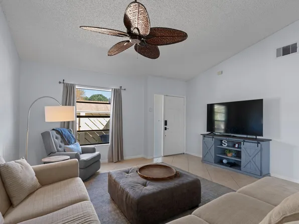 502 Lakewood Drive #10a, Jupiter, FL 33458