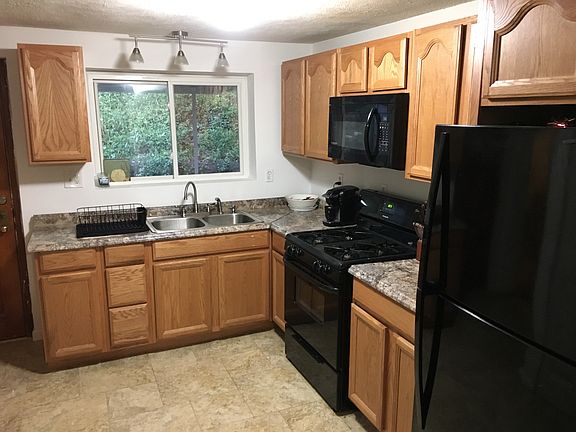 4th image of 172 Sunnyvale Dr