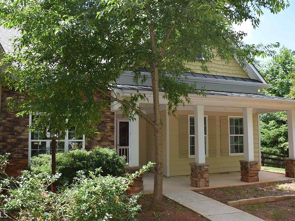 1st image of 716 Crooked Creek Dr