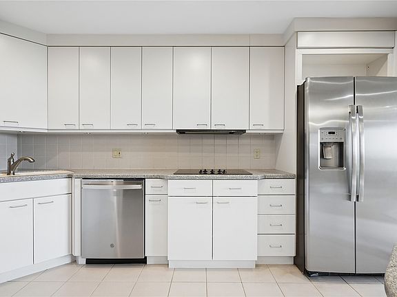 5th image of 2222 1st Ave NE APT 503