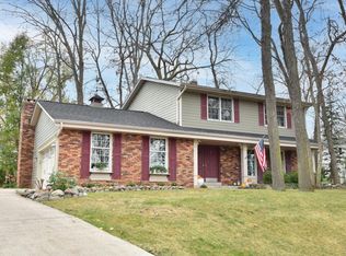 3375 S Russel Ct, New Berlin, WI 53151