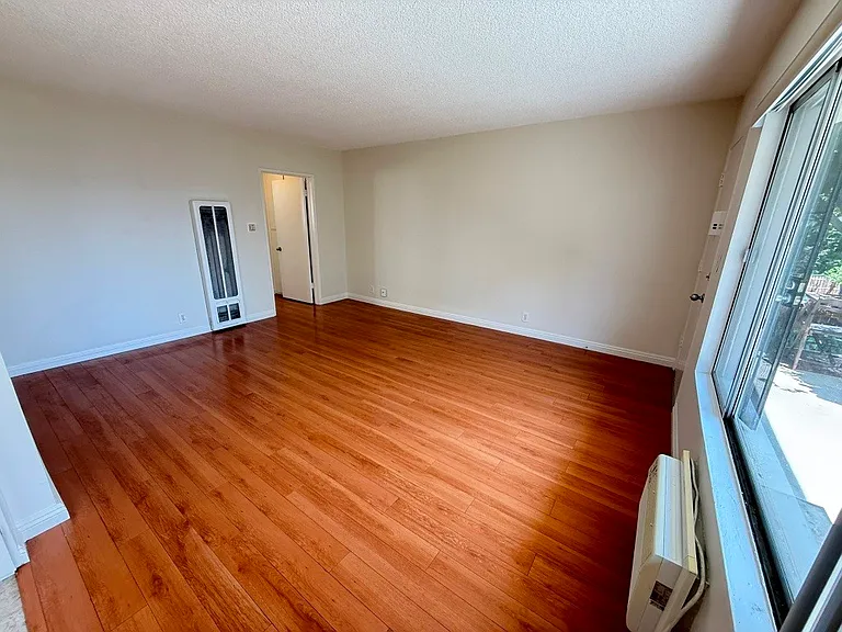 5433 Barton Ave #7 — Photo 17