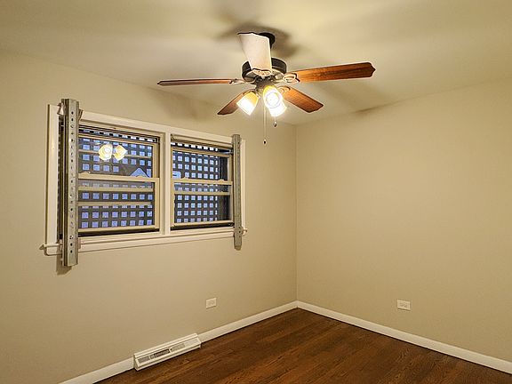 5th image of 5353 S Sacramento Ave