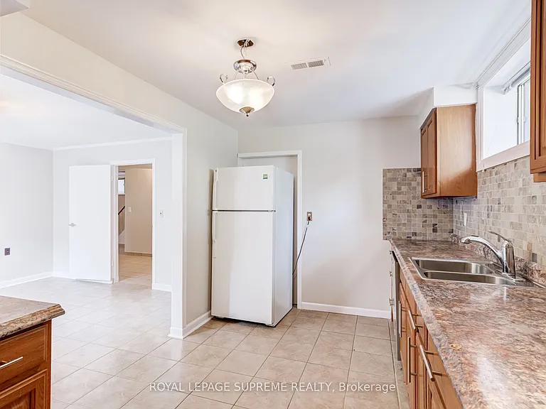 5 Paramount Ct #BASEMENT — Photo 12