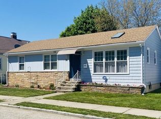 56 Aldine St, Providence, RI 02909