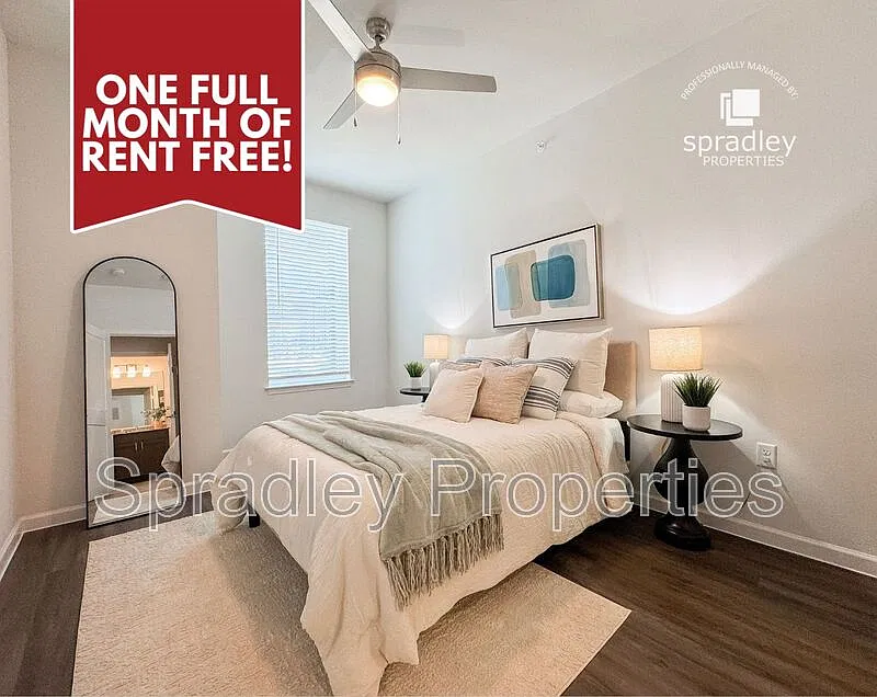 3 bed, 2.0 bath, 1090 sqft, $1,599 — Photo 1
