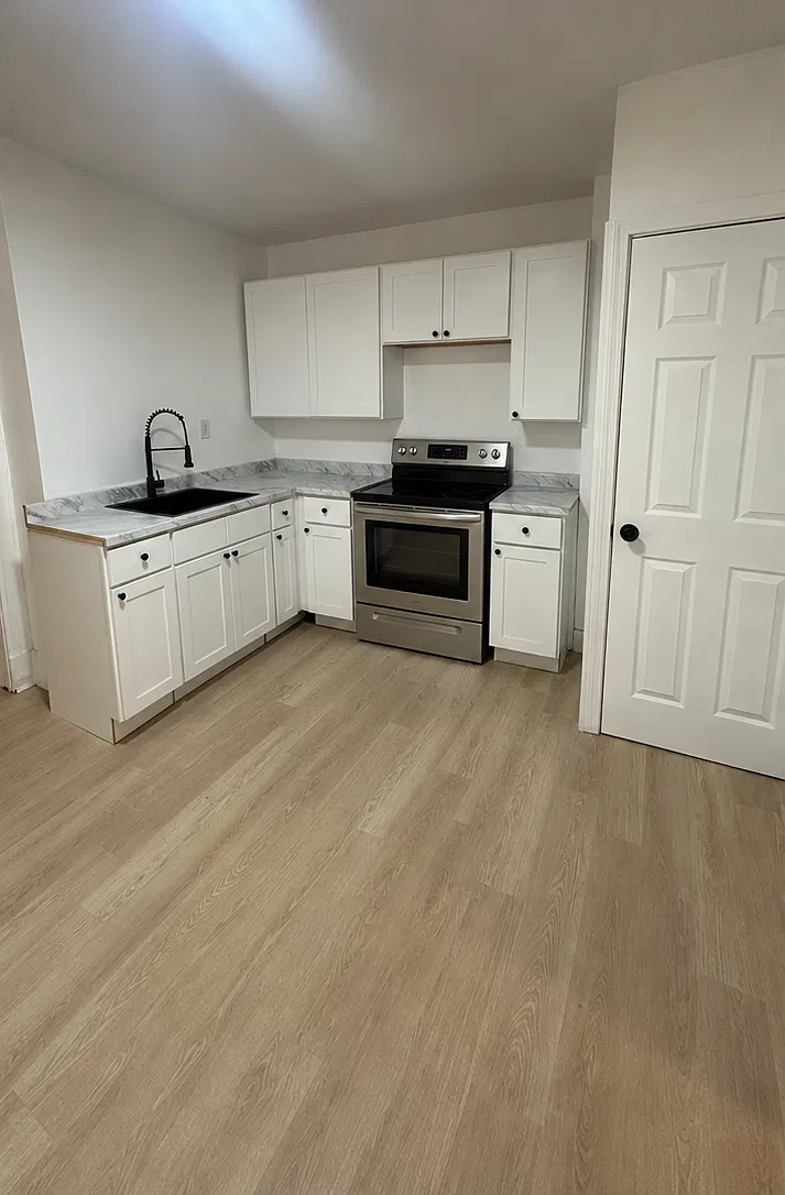 16 Hillside Ave — Photo 1