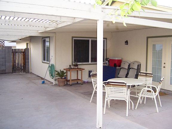 2nd image of 1213 E Carter Dr