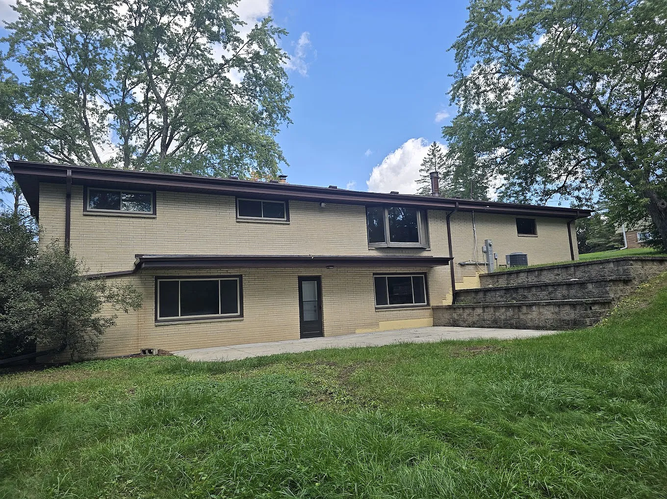15945 Smith Drive - 1 — Photo 4