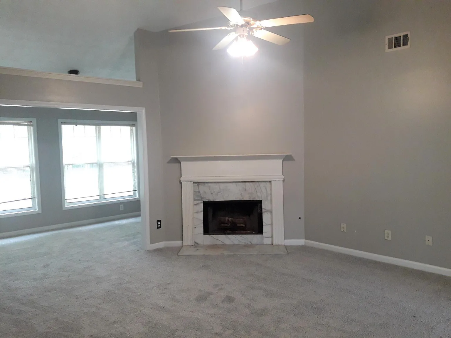 3 bed, 1918 sqft, $2,190 — Photo 2