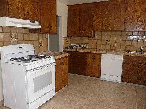 2nd image of 14704 Union Ave
