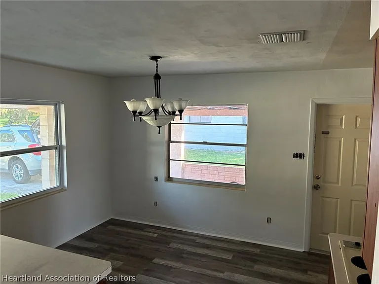 1223 Stenewahee Ave — Photo 2